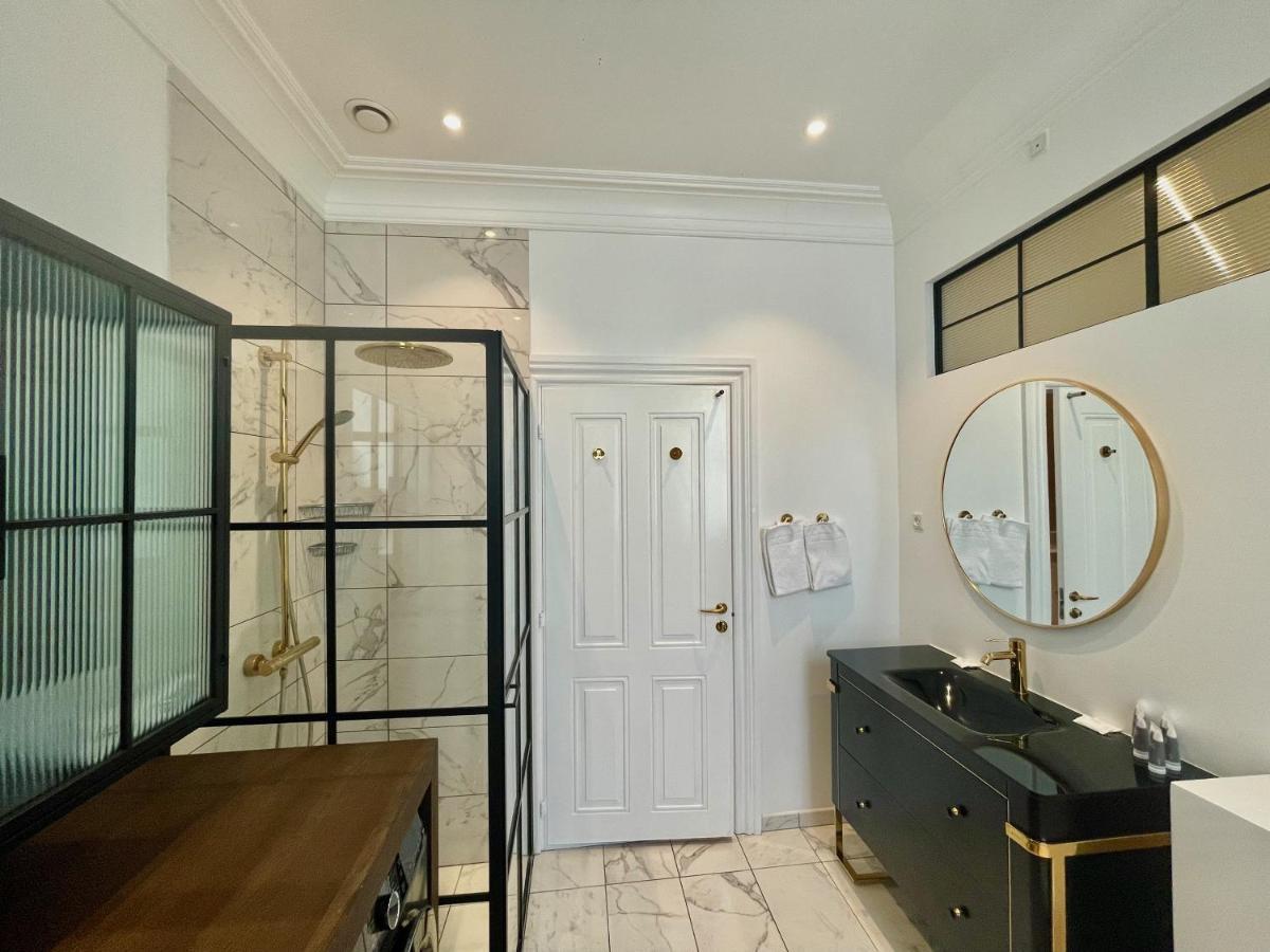 Beautiful 3 Bedroom Flat Next To The Marble Church コペンハーゲン エクステリア 写真